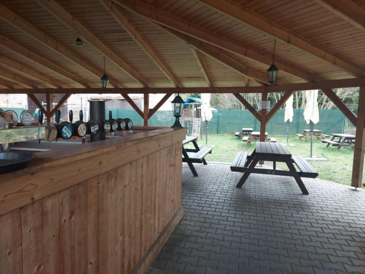 Pivovar Maly Janek - Restaurace, Penzion A Stany Jince Zewnętrze zdjęcie