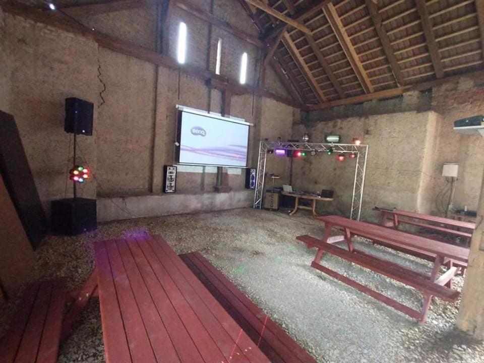 Pivovar Maly Janek - Restaurace, Penzion A Stany Jince Zewnętrze zdjęcie